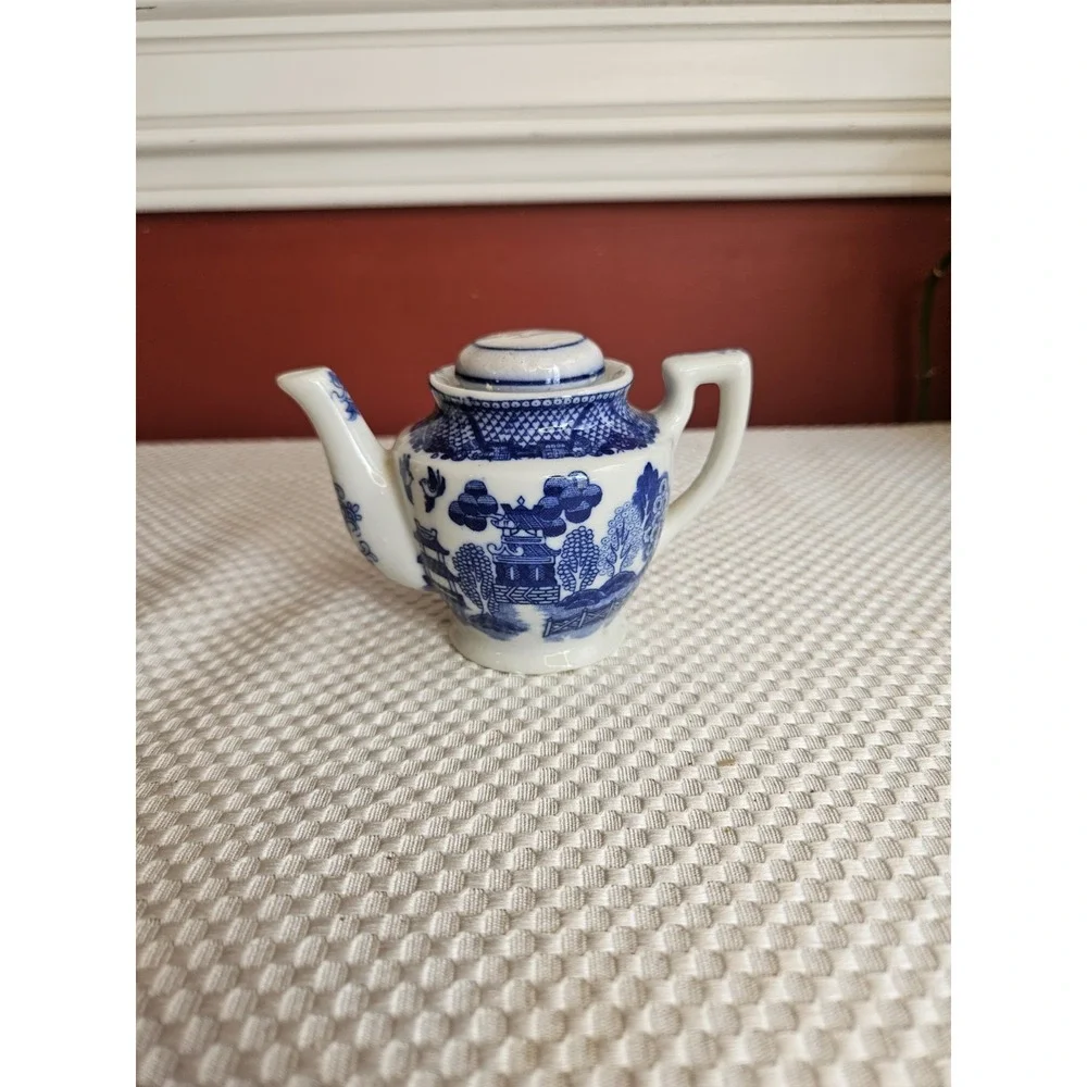 Vintage Blue Willow Miniature Toy Teapot Occupied Japan Child Tea Set Piece